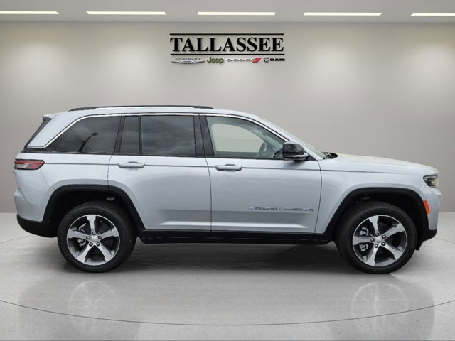 New 2023 Jeep Grand Cherokee 4WD 4xe image 4