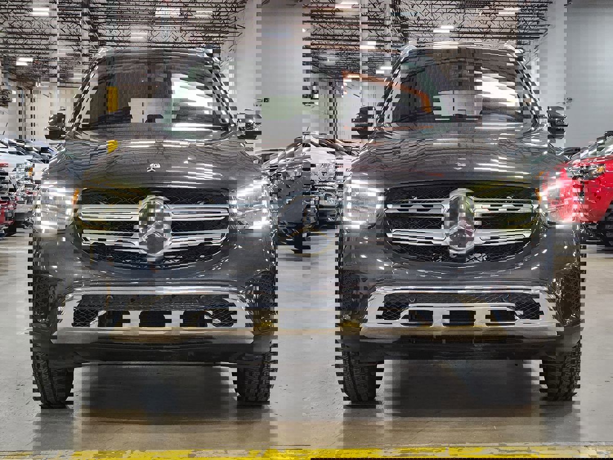 Used 2021 Mercedes-Benz GLC 300 image 2