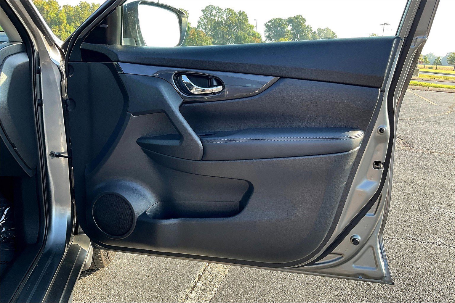 Used 2018 Nissan Rogue S image 21