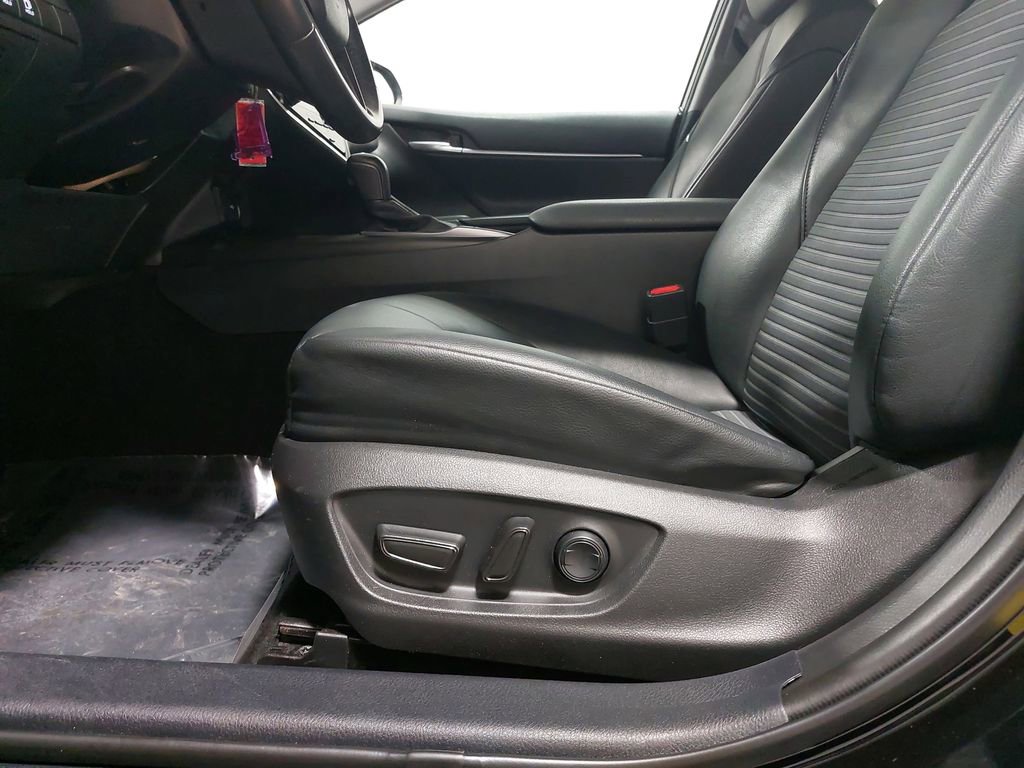 Used 2022 Toyota Camry SE image 28