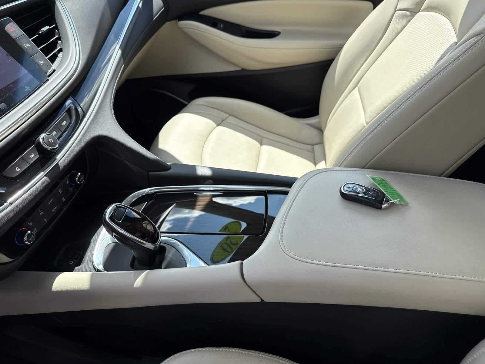 Certified 2020 Buick Enclave Premium w/ Sun and Sites Package AWD/4WD image 19