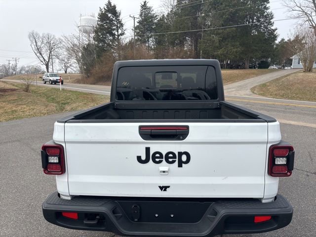 Used 2024 Jeep Gladiator Sport image 3