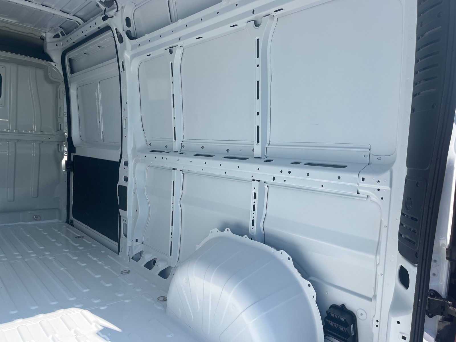 New 2026 RAM ProMaster 2500 w/ Convenience Group FWD image 32