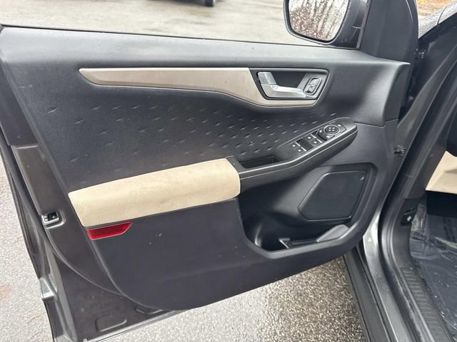 Used 2020 Ford Escape SE image 20