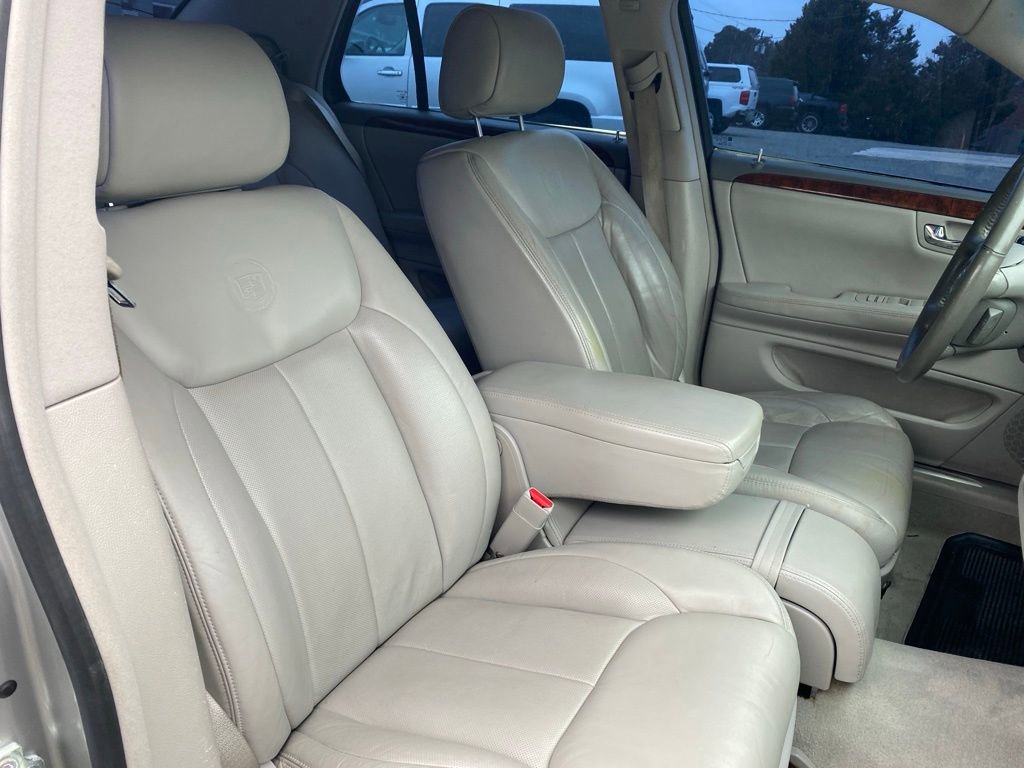 Used 2007 Cadillac DTS Luxury I w/ Trunk Convenience Package image 21