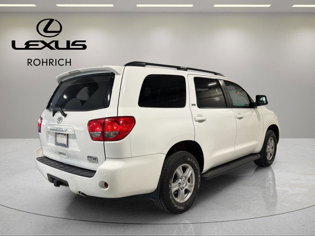 Used 2016 Toyota Sequoia SR5 w/ Premium Package image 6