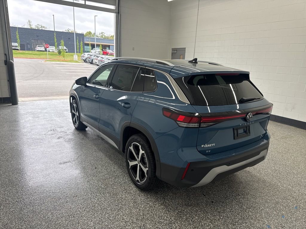 New 2026 Volkswagen Tiguan SE AWD/4WD image 3