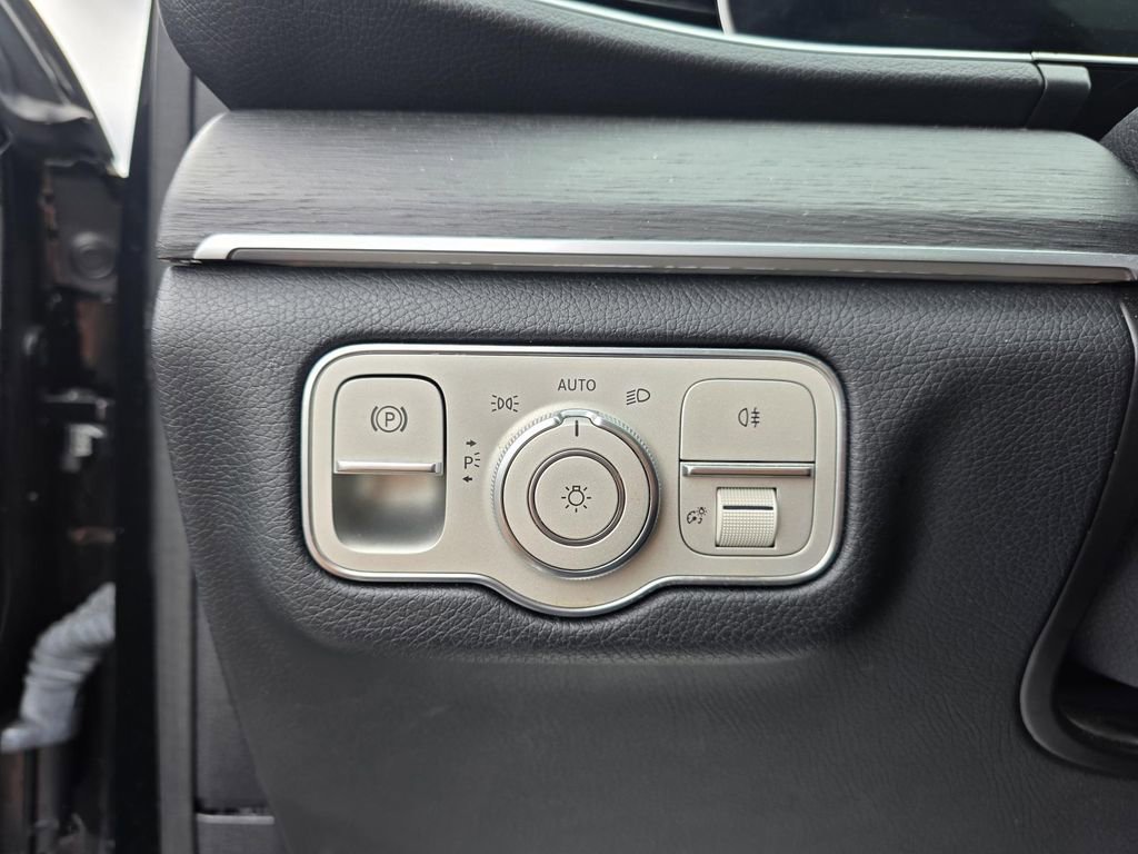 Used 2021 Mercedes-Benz GLE 350 image 4