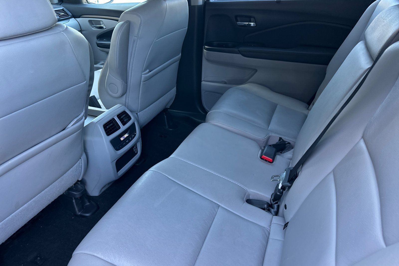 Used 2022 Honda Pilot Special Edition image 11