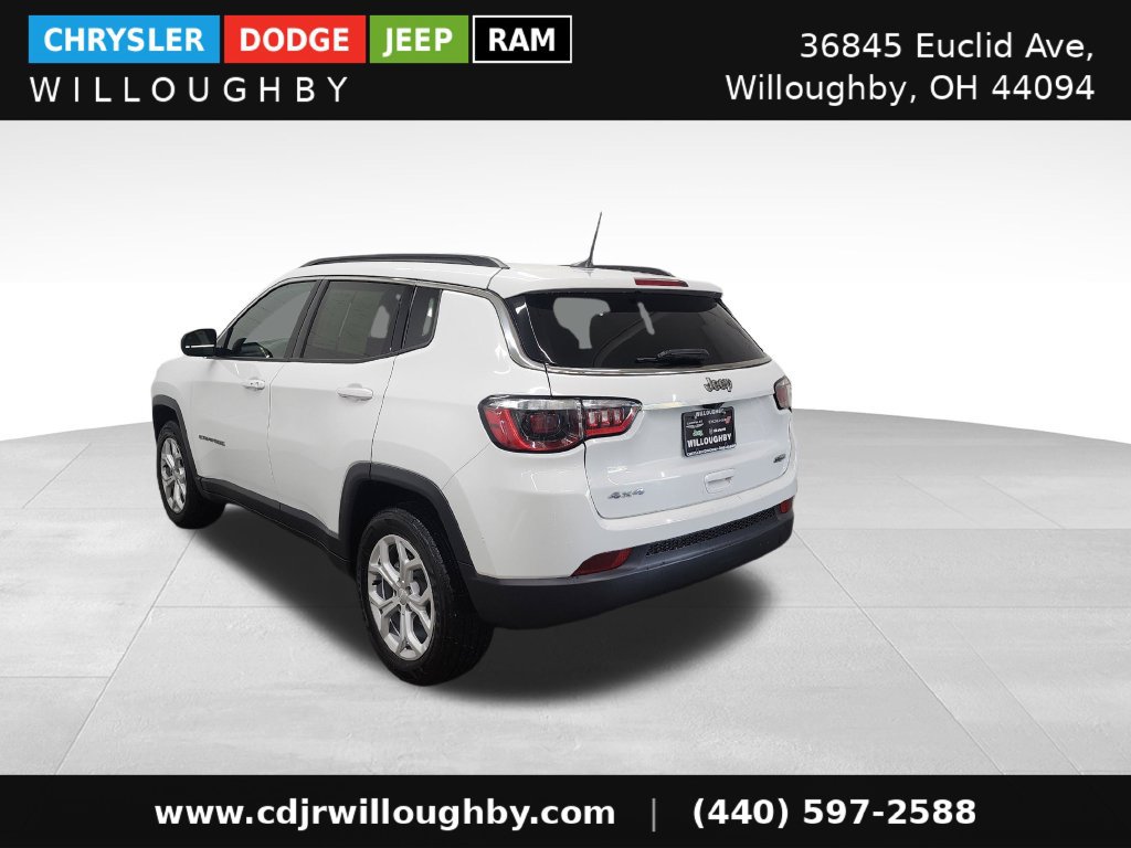 Used 2024 Jeep Compass Latitude AWD/4WD image 7