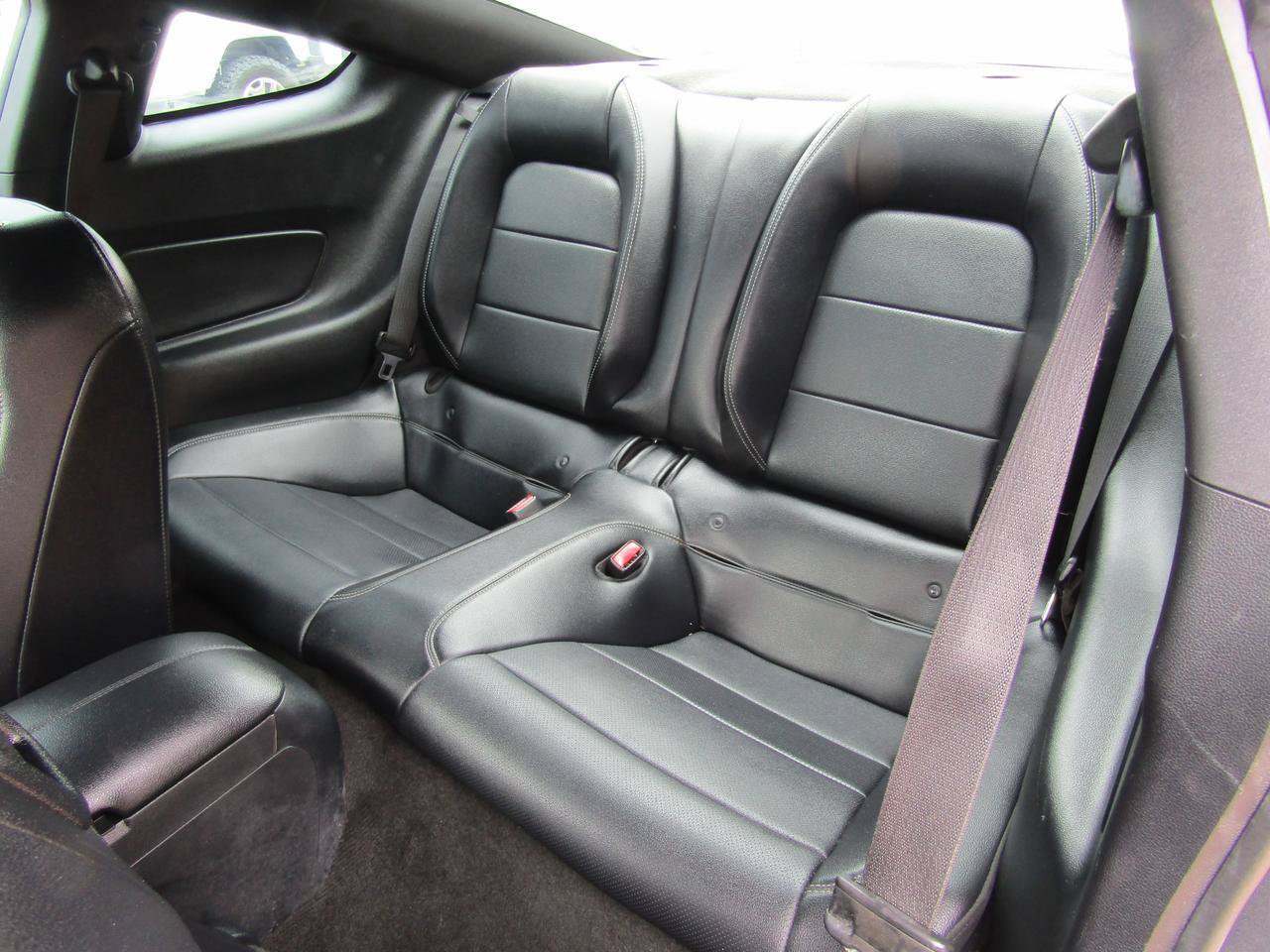 Used 2016 Ford Mustang GT Premium RWD image 9