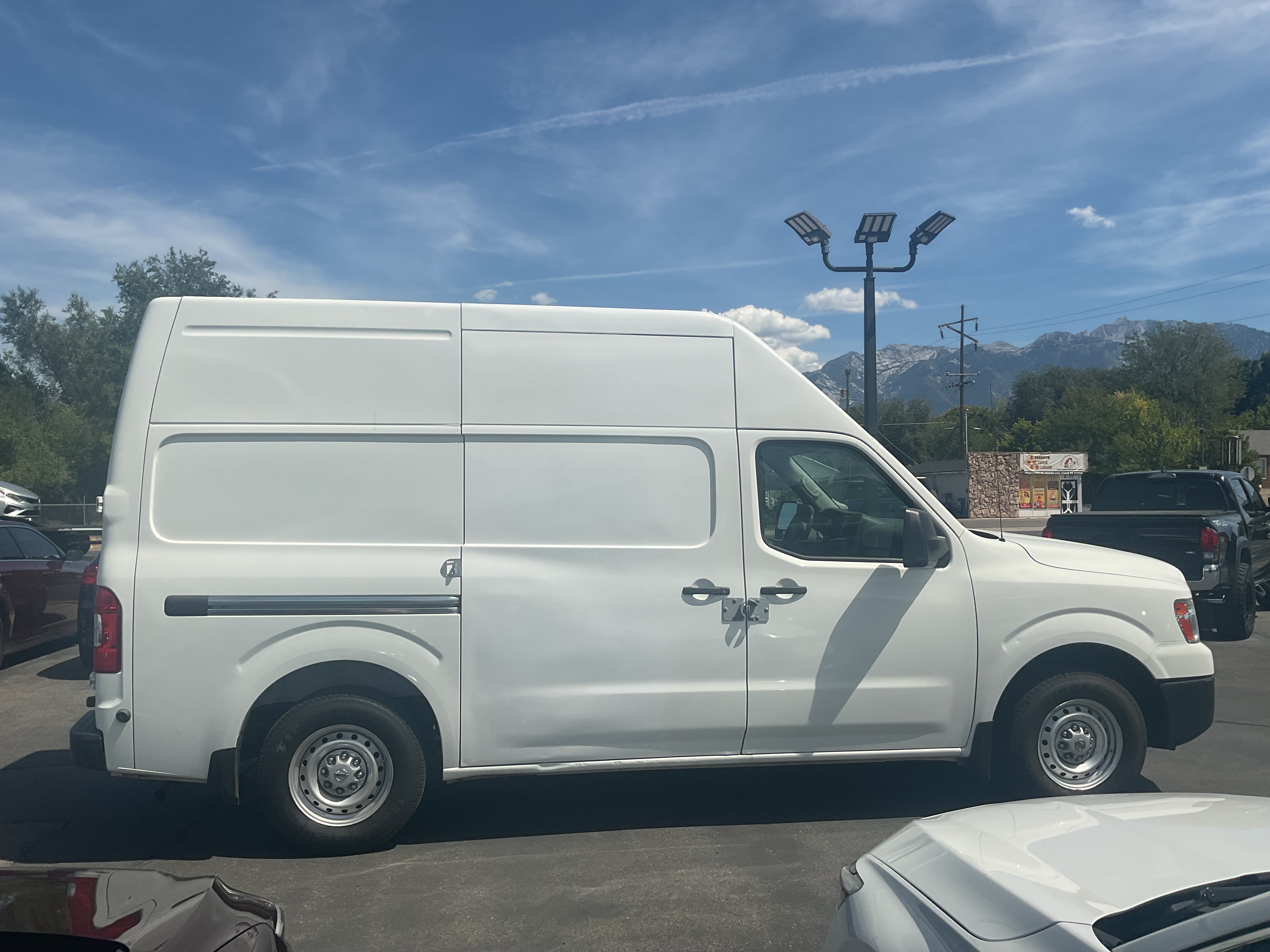 Used 2019 Nissan NV 2500 S RWD image 3