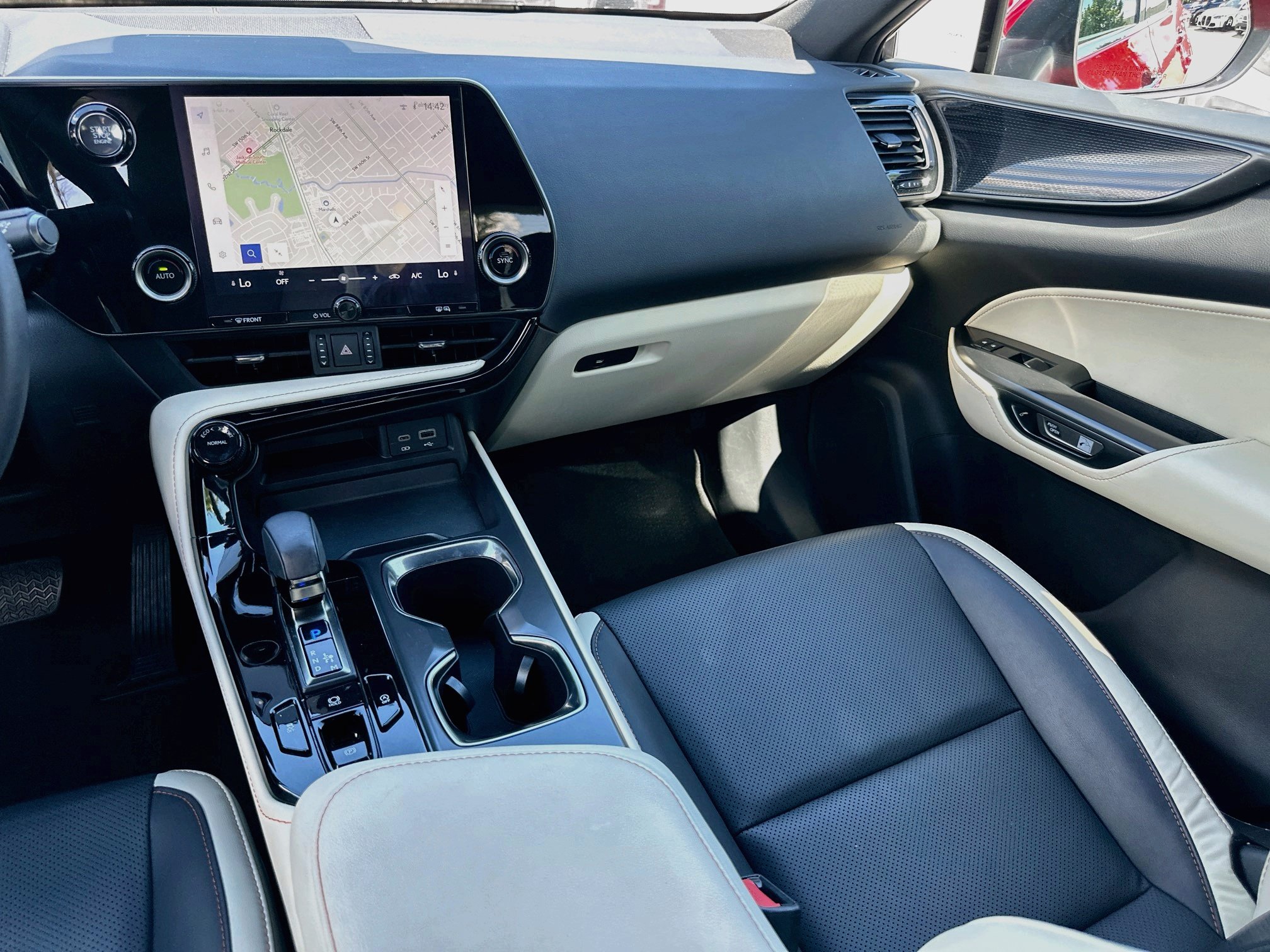 Used 2024 Lexus NX 250 FWD w/ Towing Package (2000 Lbs) image 22