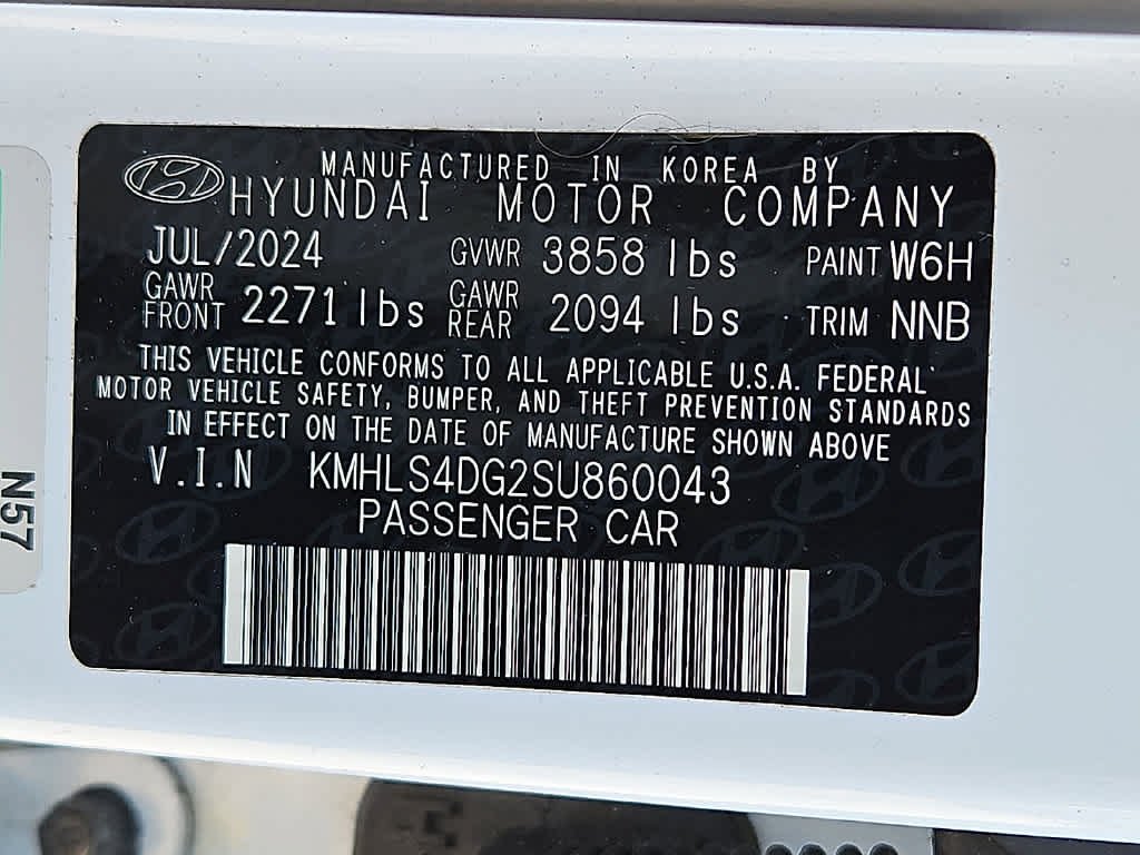 Used 2025 Hyundai Elantra SEL FWD image 29