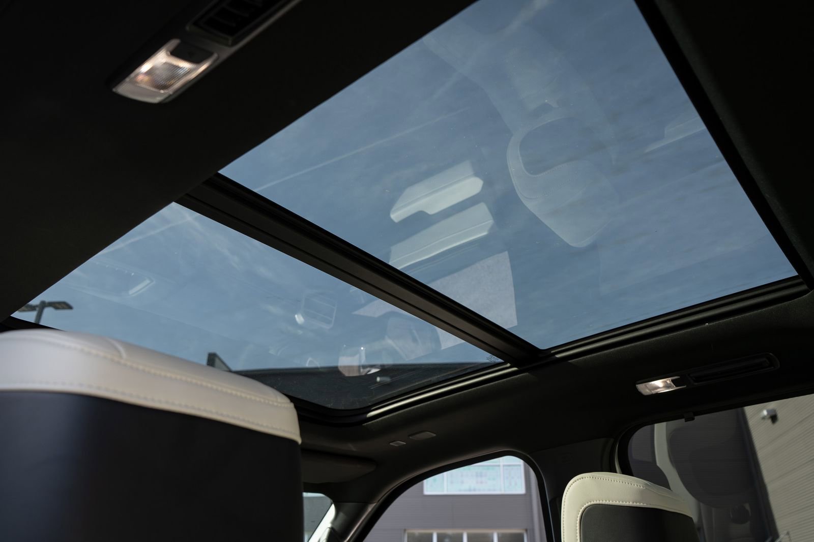 Used 2024 Toyota Sequoia Capstone AWD/4WD image 35