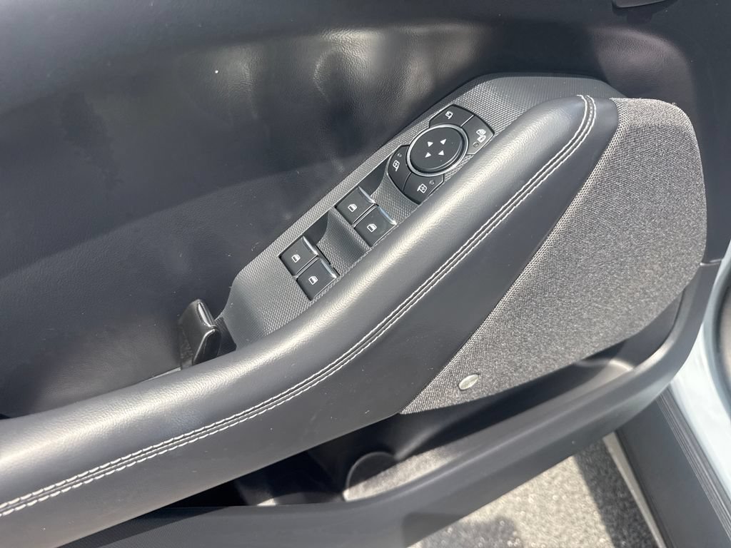 Used 2025 Ford Mustang Mach-E Premium AWD/4WD image 28