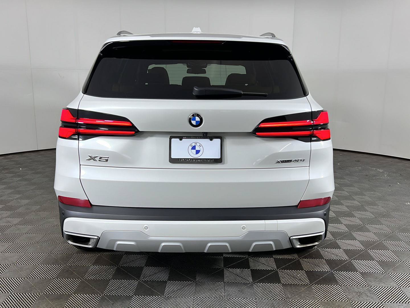 Used 2024 BMW X5 xDrive40i w/ Premium Package AWD/4WD image 6
