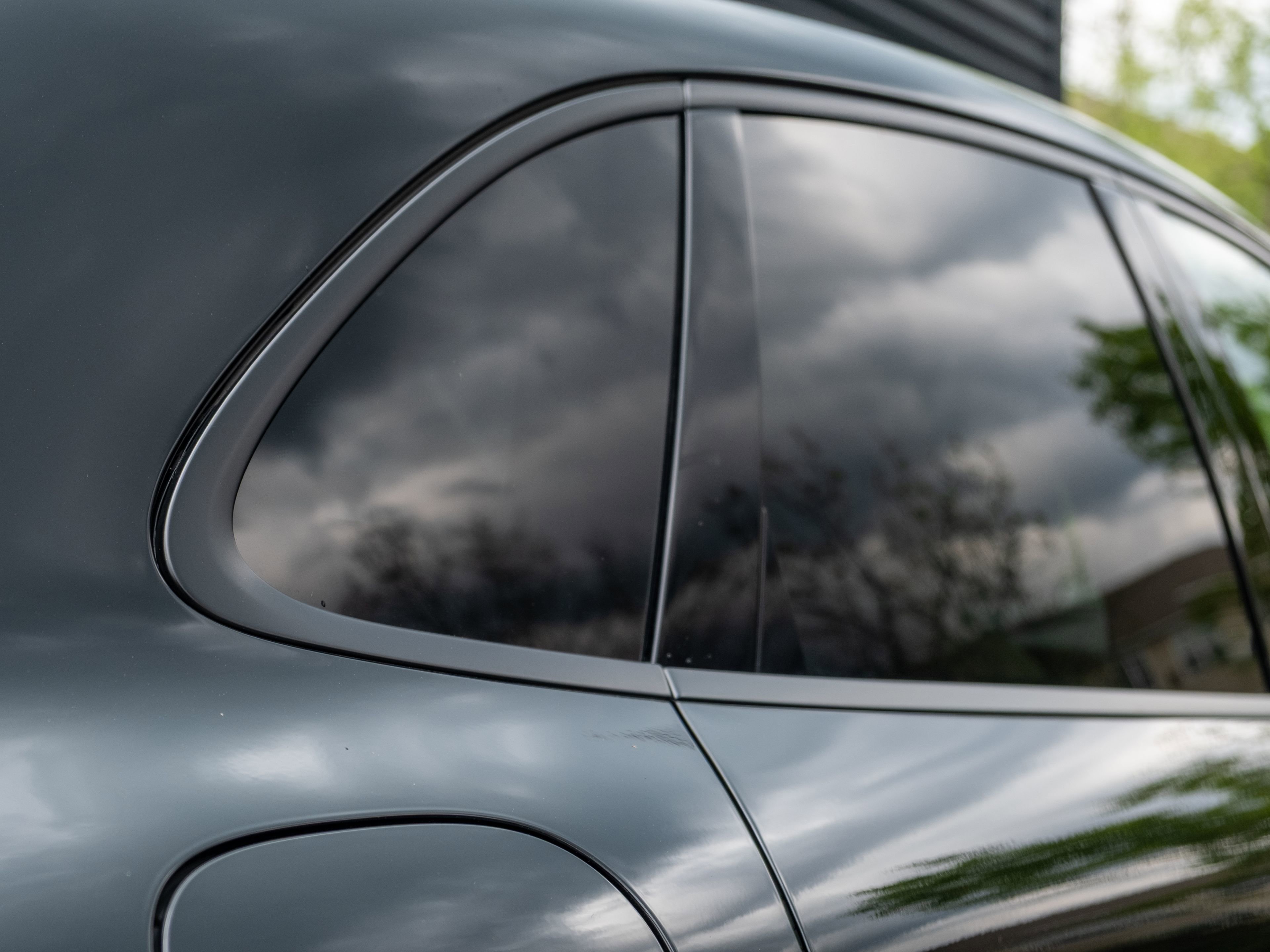 Certified 2023 Porsche Macan AWD/4WD image 37