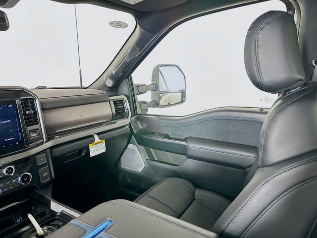 New 2026 Ford F450 Platinum w/ FX4 Off-Road Package image 24