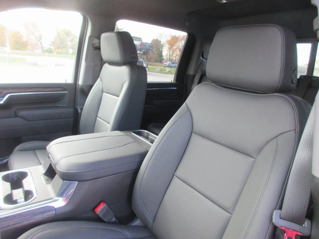 New 2026 GMC Sierra 3500 SLT w/ SLT Premium Package image 14