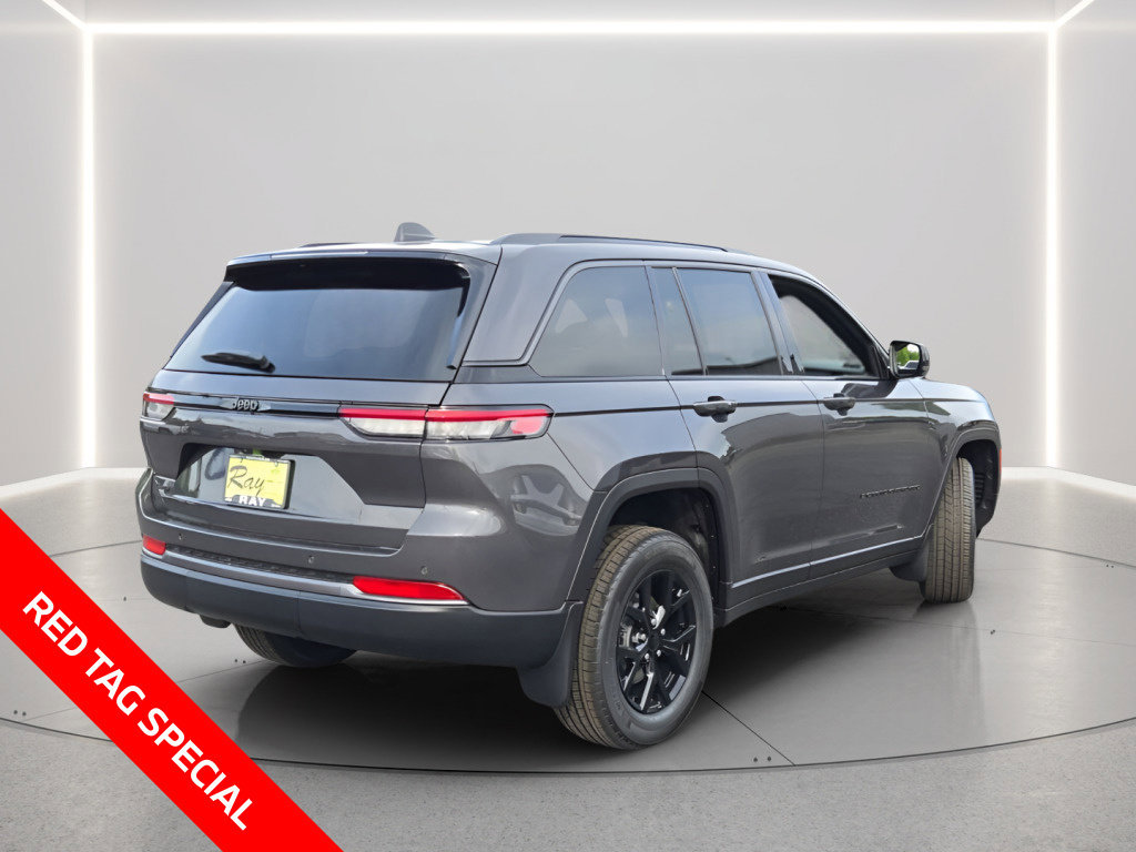 New 2026 Jeep Grand Cherokee Altitude AWD/4WD image 4