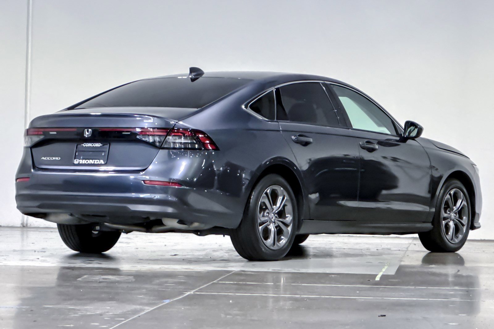 Used 2023 Honda Accord EX image 9