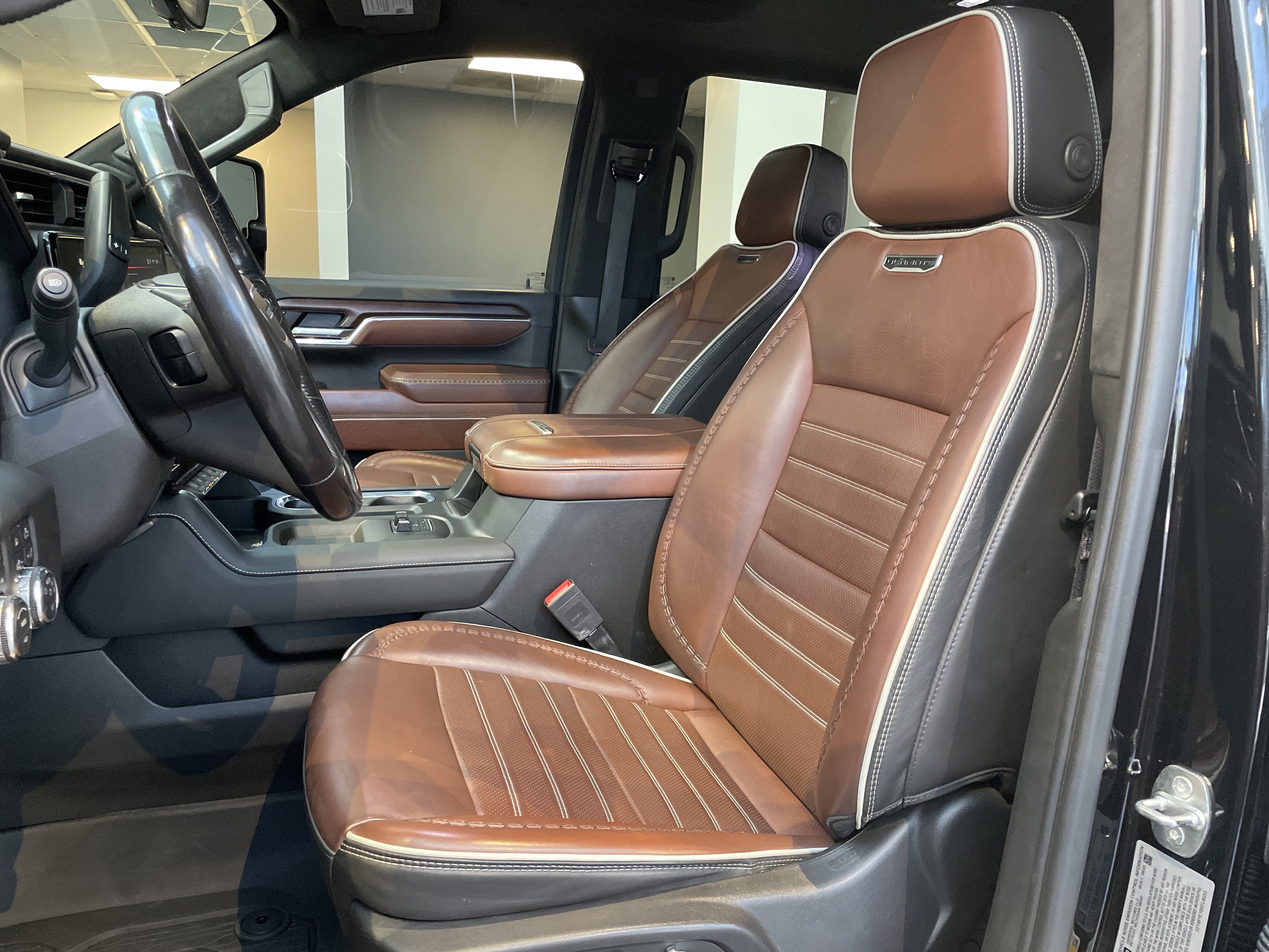 Used 2024 GMC Sierra 3500 Denali Ultimate AWD/4WD image 18