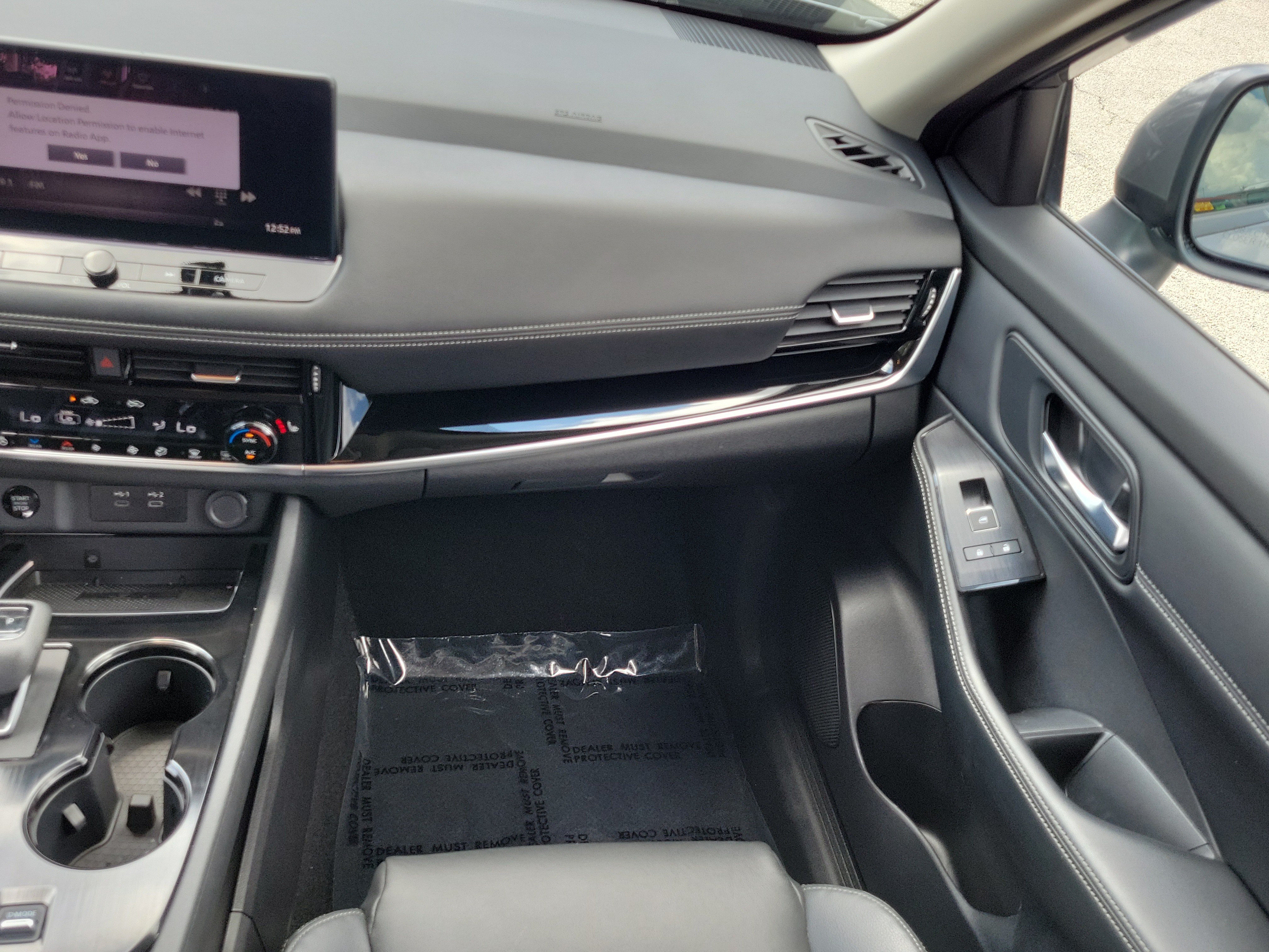 Used 2025 Nissan Rogue SL w/ Tech Package FWD image 17