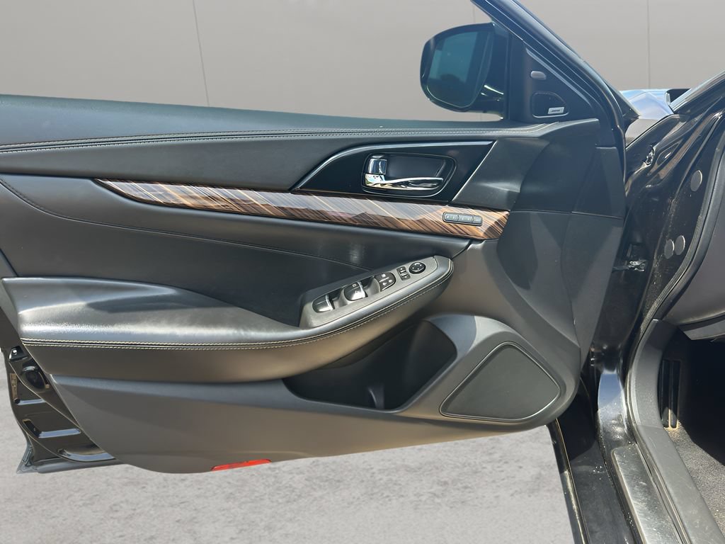 Used 2017 Nissan Maxima Platinum FWD image 24