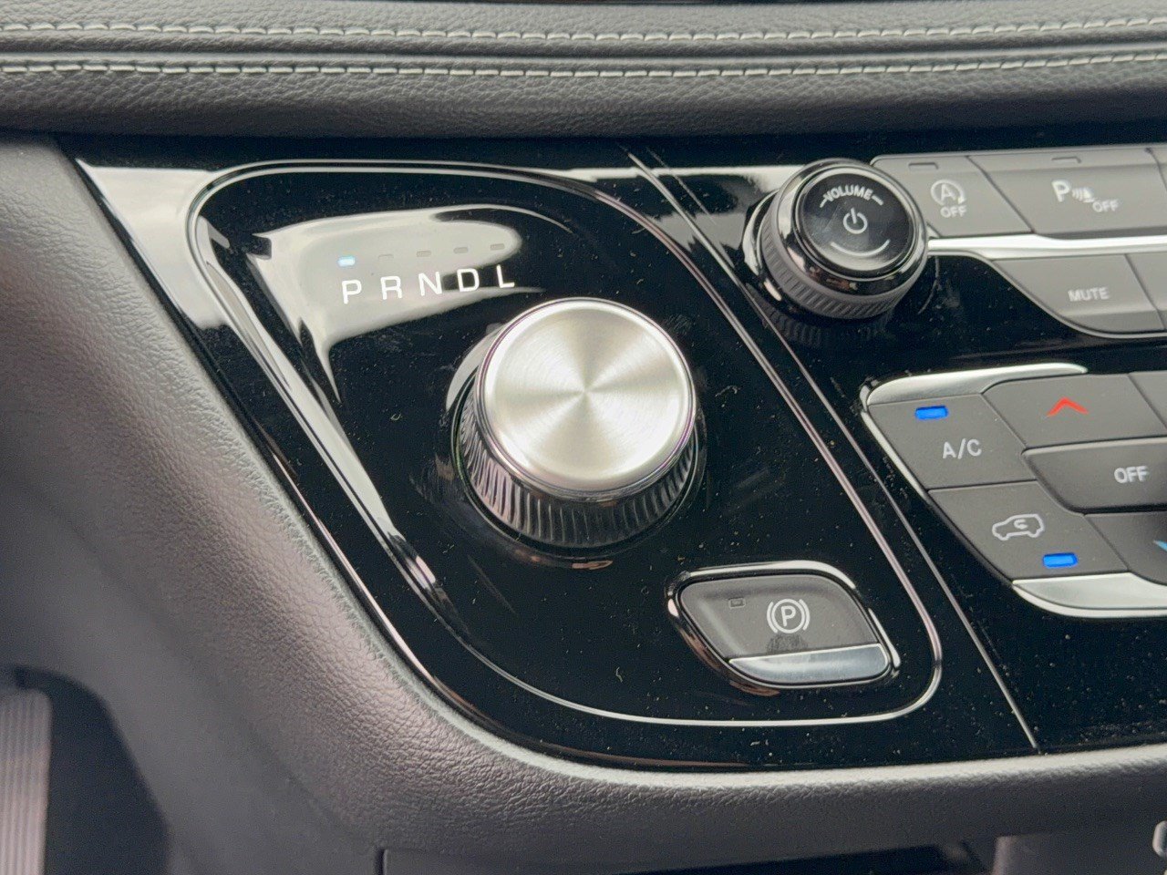 New 2027 Chrysler Pacifica Select FWD image 21