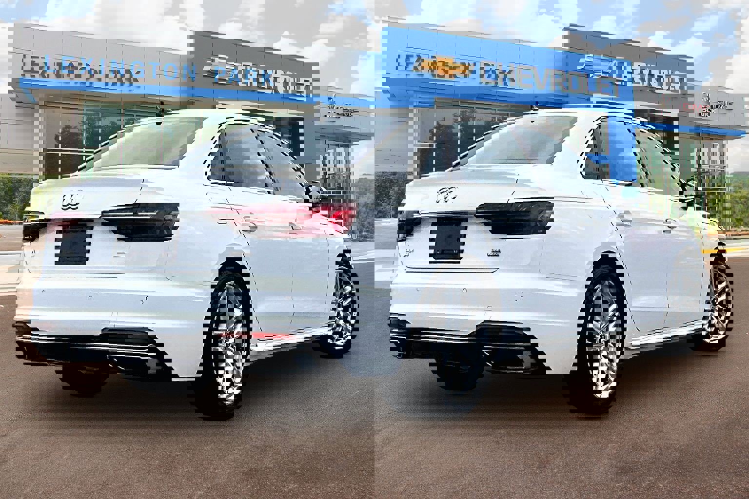 Used 2023 Audi A4 2.0T Premium Plus image 13