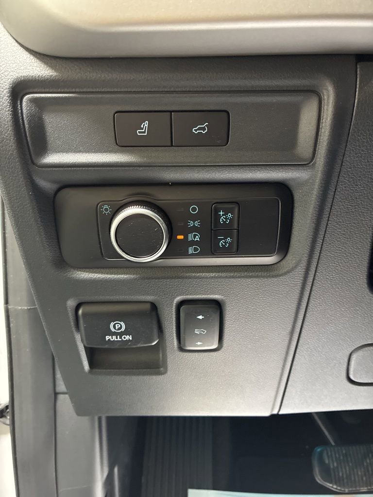 Used 2024 Ford Expedition XLT image 16