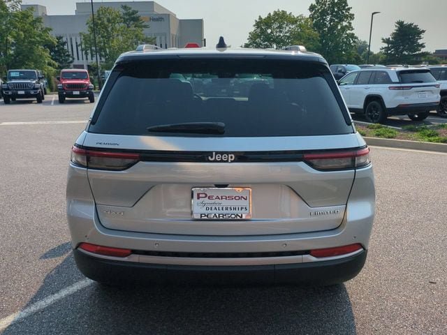 New 2026 Jeep Grand Cherokee Limited w/ Trailer Tow Package AWD/4WD image 5