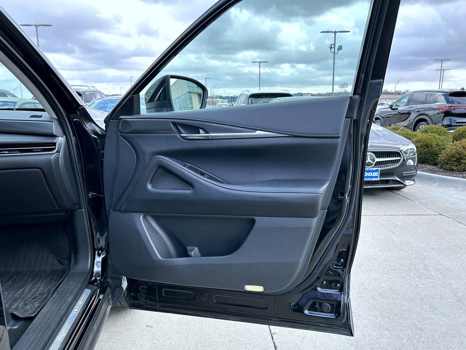 Used 2023 INFINITI QX60 Luxe image 16