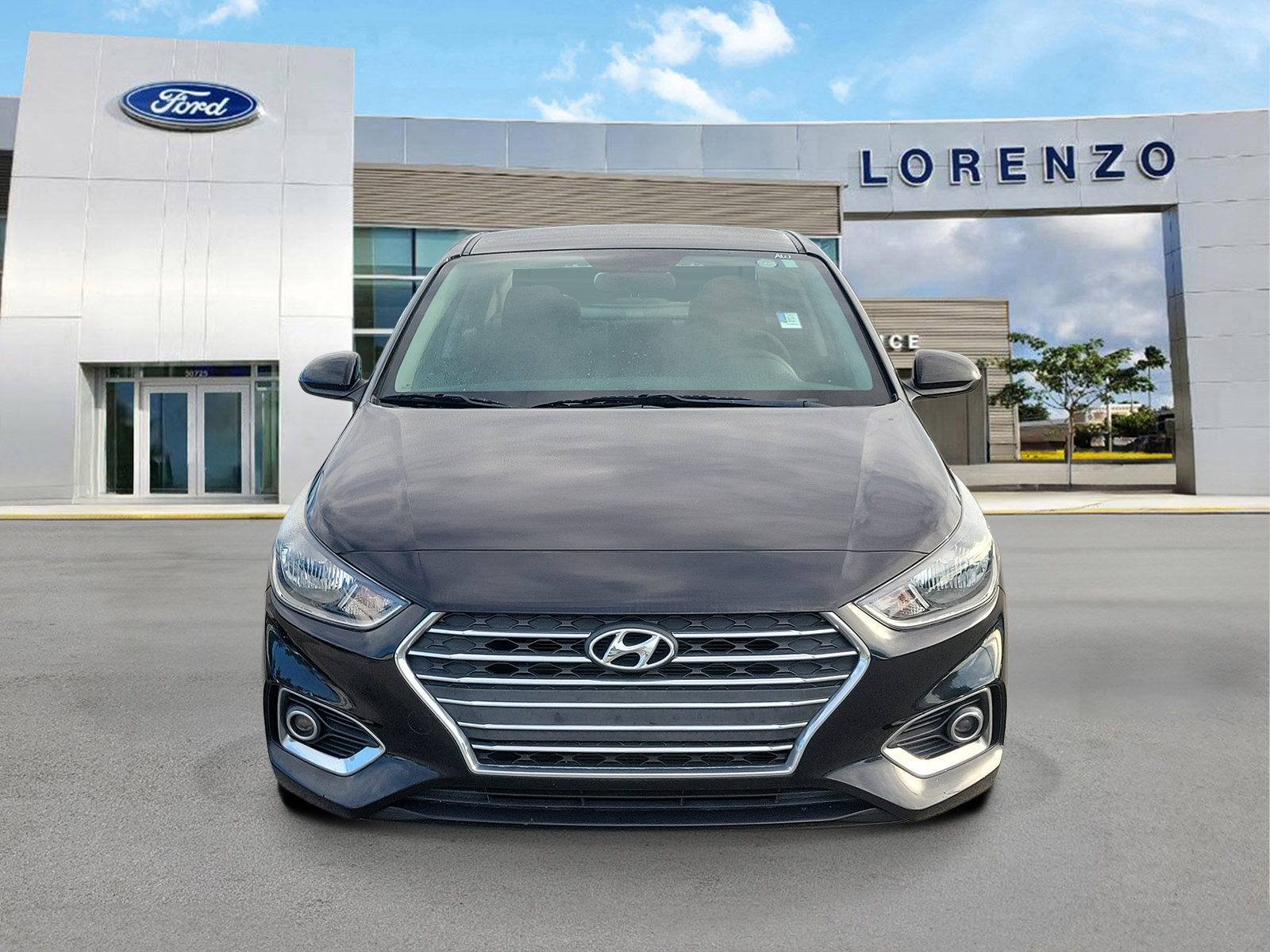 Used 2022 Hyundai Accent SEL FWD image 2