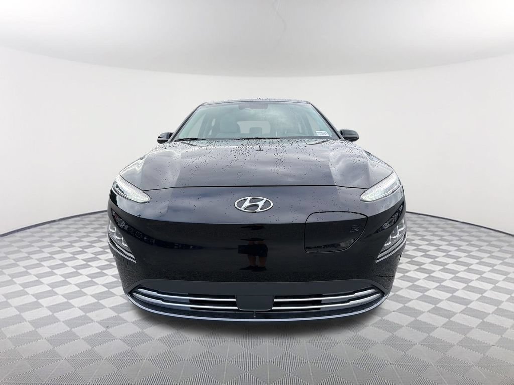 Used 2023 Hyundai Kona Limited FWD image 2