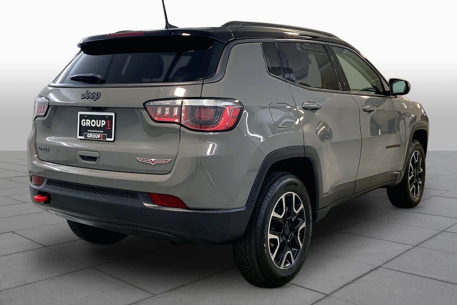 Used 2019 Jeep Compass Trailhawk AWD/4WD image 11
