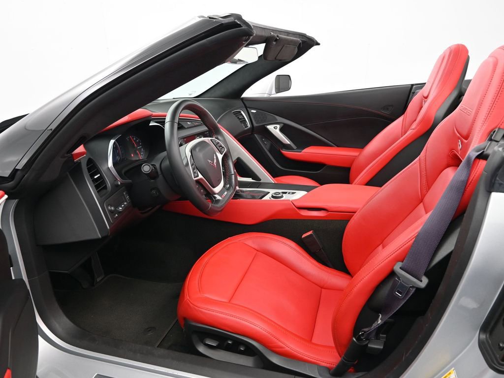 Used 2015 Chevrolet Corvette Z06 w/ 3LZ Preferred Equipment Group image 4