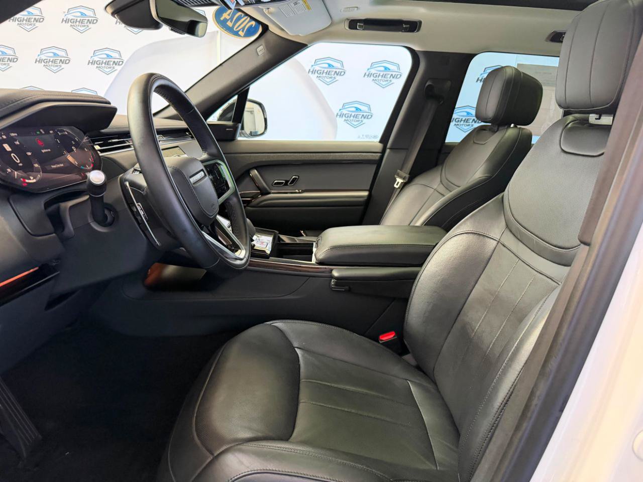 Used 2024 Land Rover Range Rover Sport SE AWD/4WD image 16