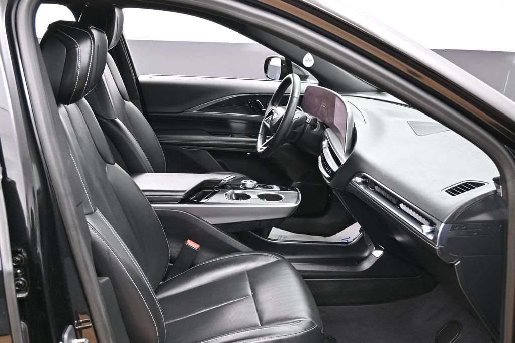 Used 2024 Cadillac Lyriq Sport AWD/4WD image 36