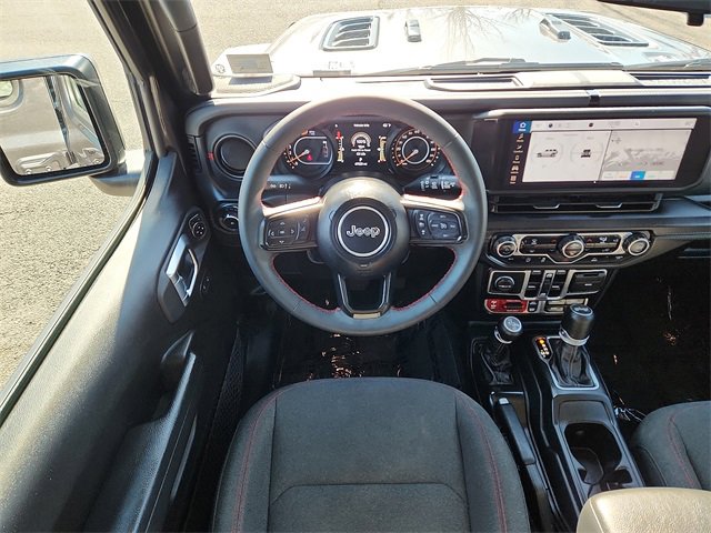 Used 2025 Jeep Wrangler Unlimited Rubicon image 12