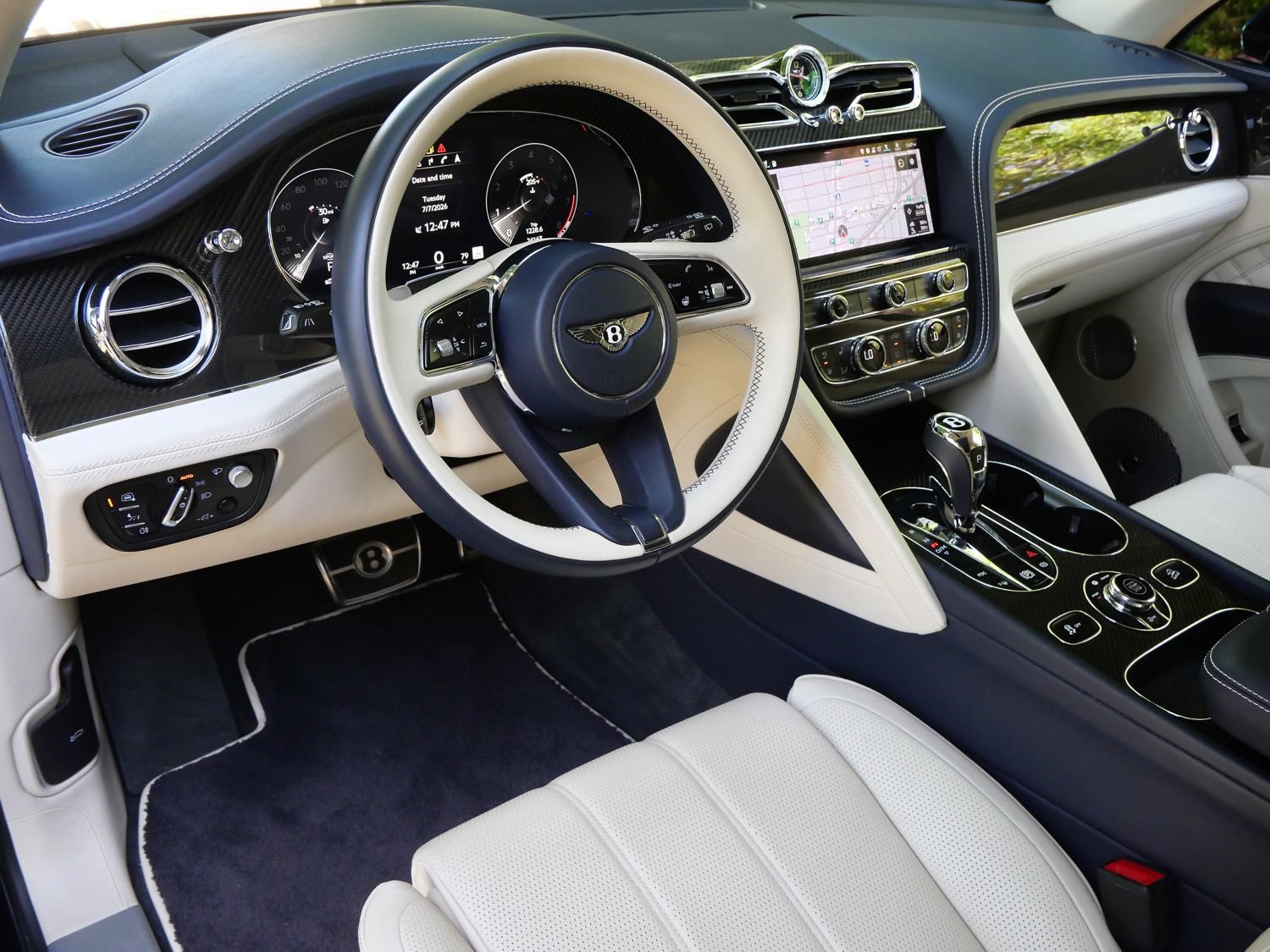 Used 2022 Bentley Bentayga AWD/4WD image 7