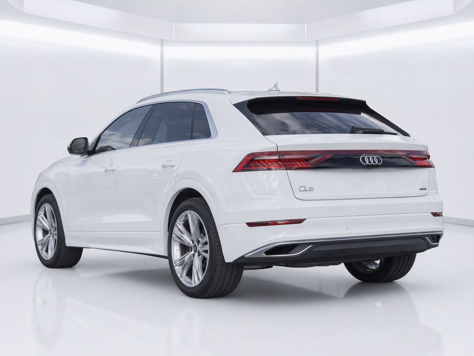 Certified 2022 Audi Q8 Premium AWD/4WD image 7