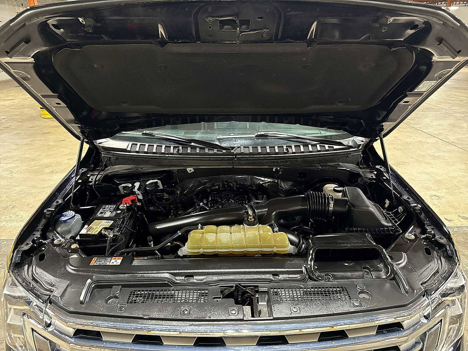 Used 2021 Ford Expedition Limited image 12