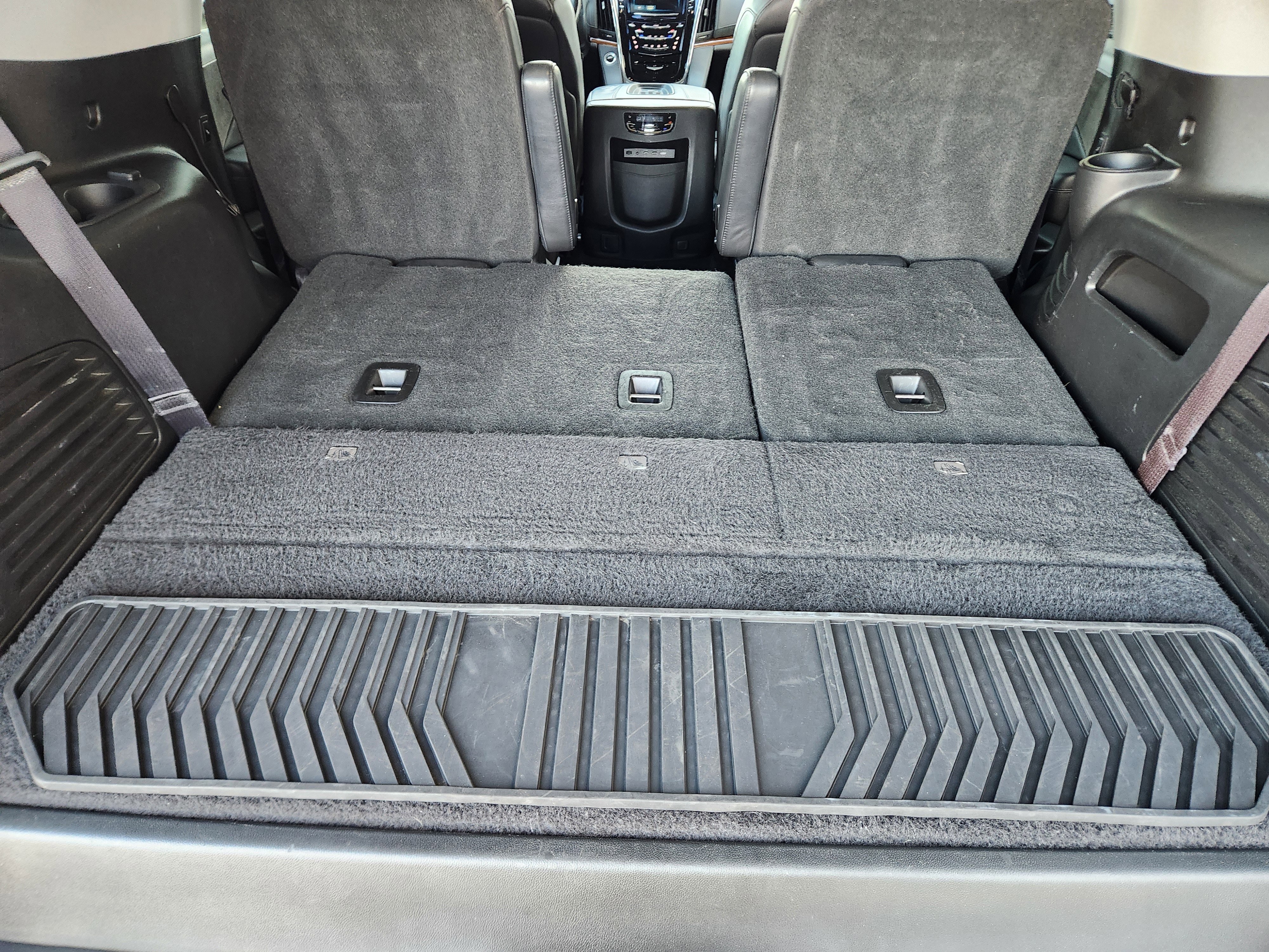 Used 2017 Cadillac Escalade Luxury image 33