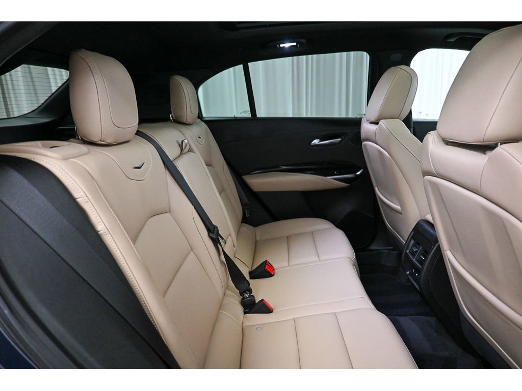 Certified 2024 Cadillac XT4 Luxury w/ Cold Weather Package image 18