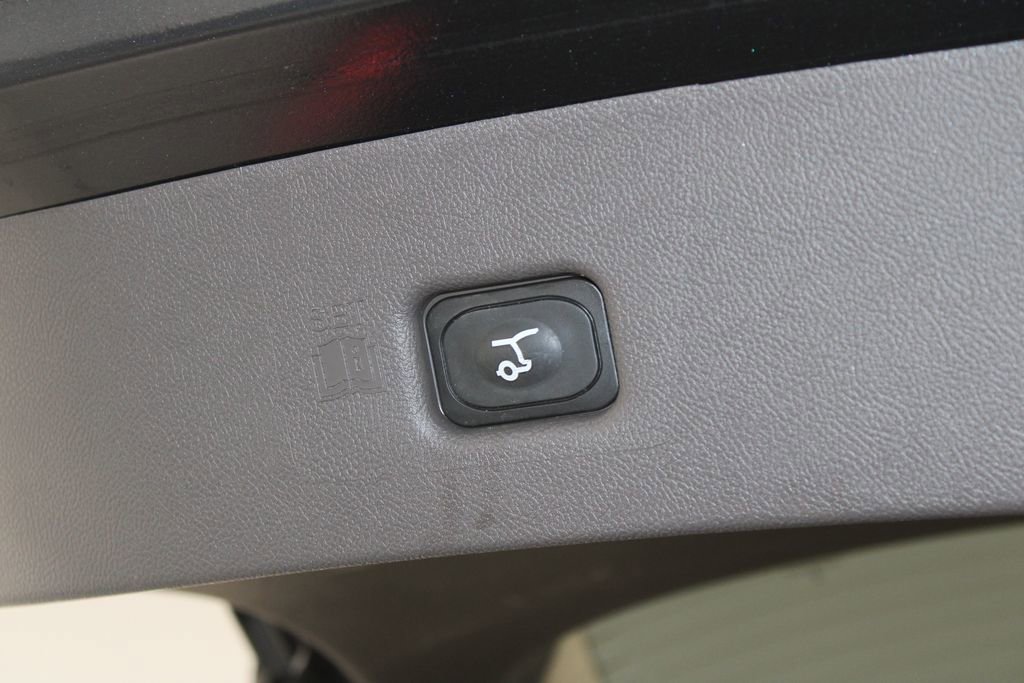 Used 2023 Lincoln Nautilus Reserve image 17