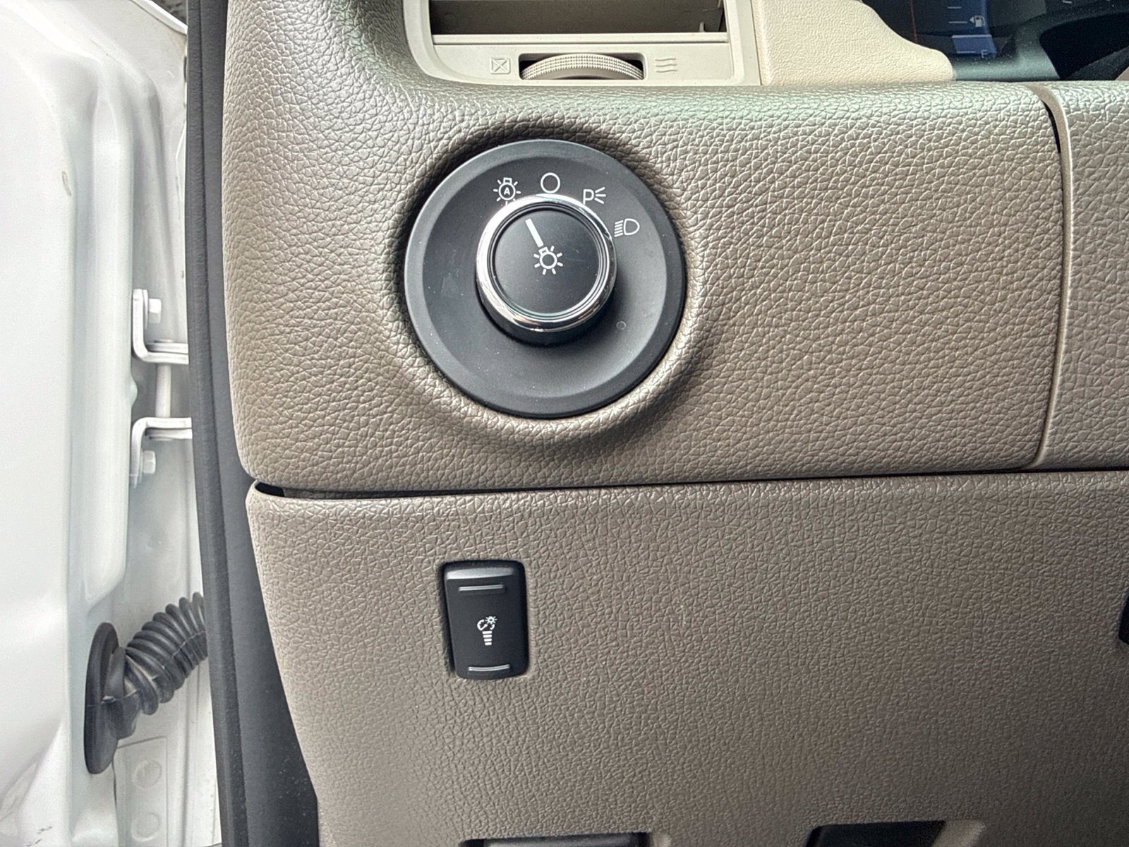 Used 2015 Lincoln Navigator 2WD image 25
