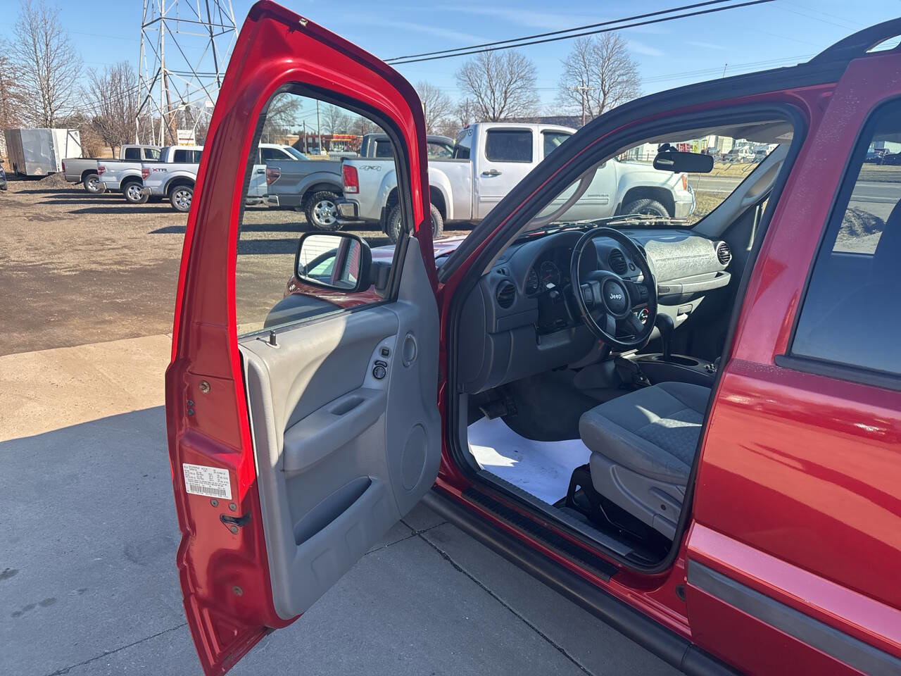 Used 2006 Jeep Liberty Sport image 11