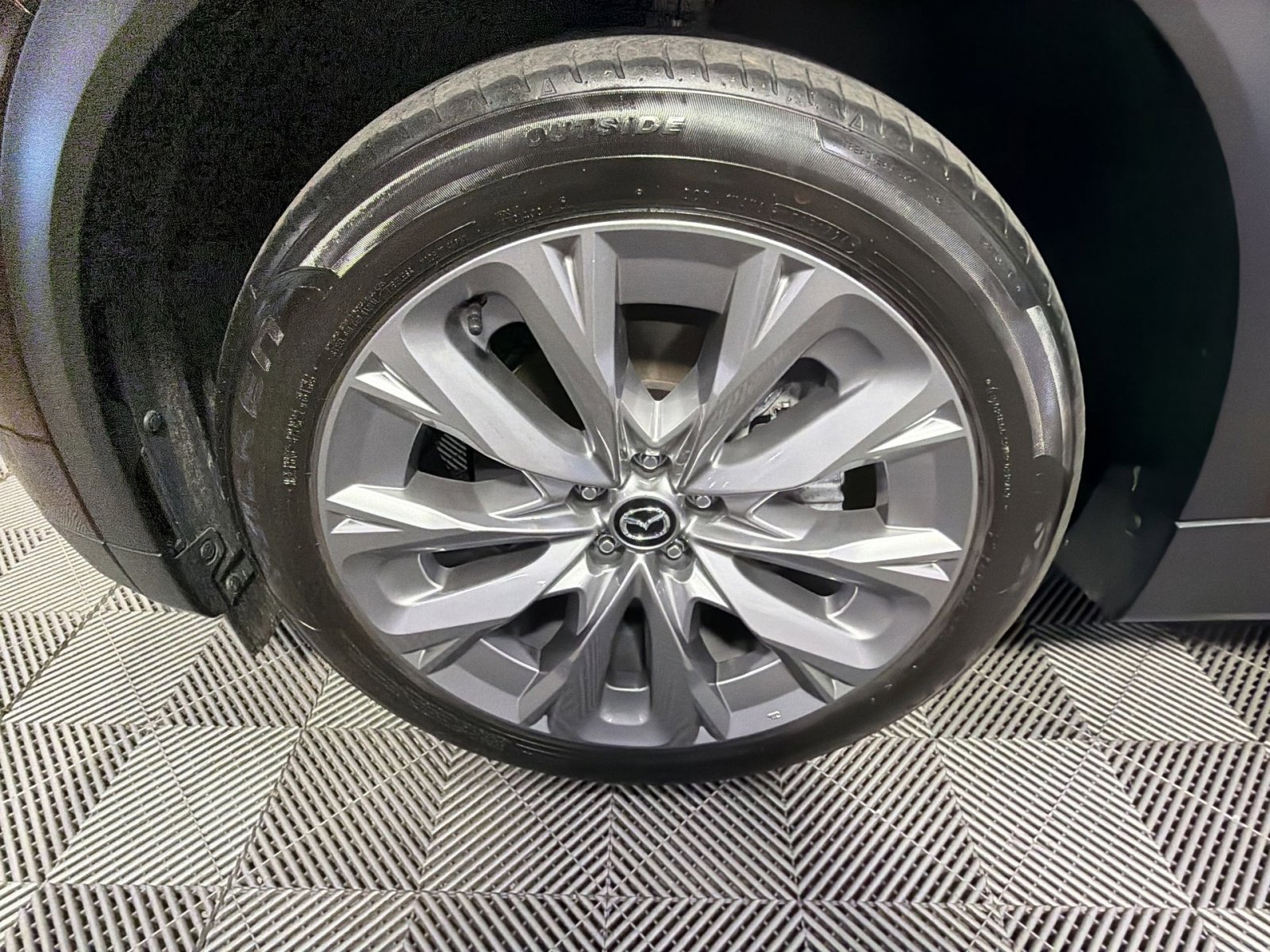 Used 2024 MAZDA CX-90 3.3 Turbo w/ Premium Package image 16